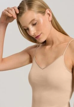 Cotton Seamless Spaghetti Top Padded Beige (070274) -Hanro cotton seamless spaghetti top padded beige 070274 3