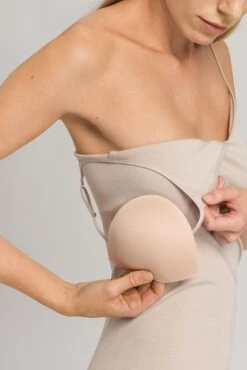 Cotton Seamless Spaghetti Top Padded Dune (071605) -Hanro cotton seamless spaghetti top padded dune 071605 4