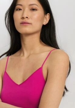 Cotton Seamless Spaghetti Top Padded Very Berry (071605) -Hanro cotton seamless spaghetti top padded very berry 07 2