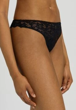 Moments Lace Thong Black (071507)