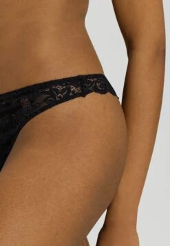 Moments Lace Thong Black (071507) 9 Moments Lace Thong Black (071507) -Hanro moments lace thong black 071507 3