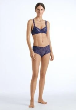 Moments Maxi Brief Lace Nightshade (071447) -Hanro moments maxi brief lace nightshade 071447 2