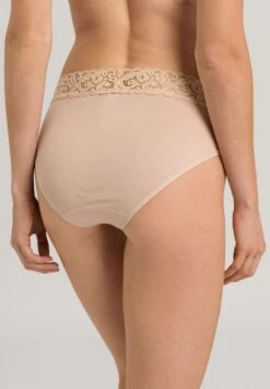 Moments Midi Brief Beige (071482) 6 Moments Midi Brief Beige (071482) -Hanro moments midi brief beige 071482 1