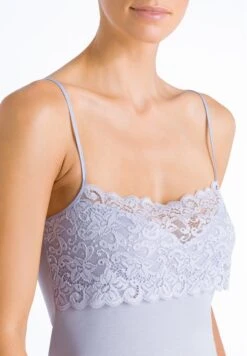 Moments Spaghetti Top Lavender Frost (071448) 10 Moments Spaghetti Top Lavender Frost (071448) -Hanro moments spaghetti top lavender frost 071448 2