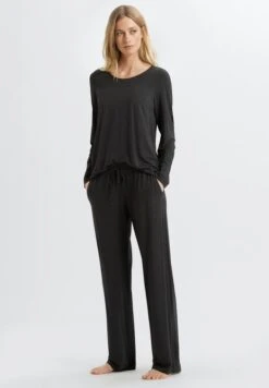 Natural Elegance Long Sleeve Caviar (076236) -Hanro natural elegance long sleeve caviar 076236 3