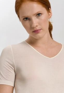 Pure Silk T-Shirt Pale Cream (071718) -Hanro pure silk t shirt pale cream 071718 3